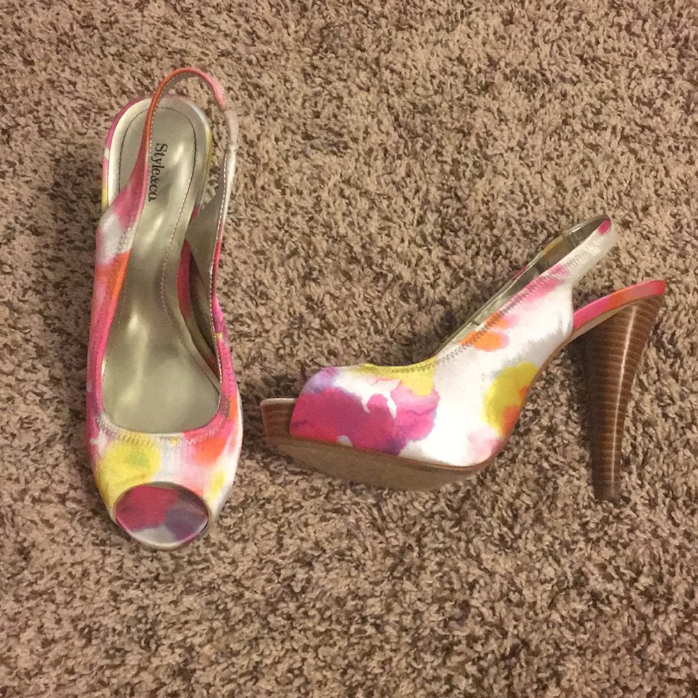 Shoes - Picture 2 of 3
